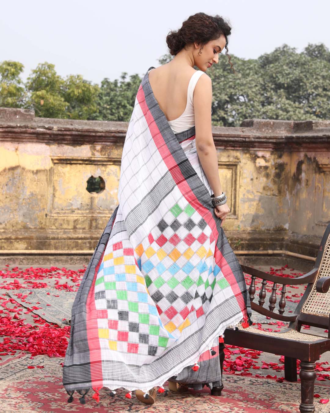 CLASSIC CHECK (BENGAL HANDLOOM 100% PURE COTTON SAREE)