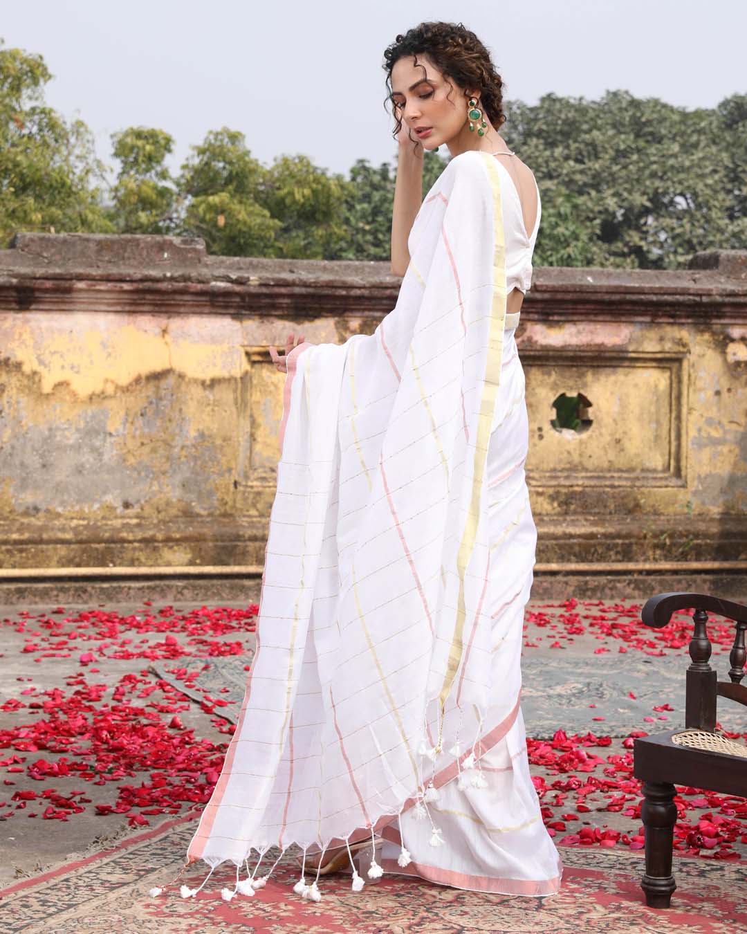 ETHEREAL ELEGANCE (BENGAL HANDLOOM 100% PURE COTTON SAREE)