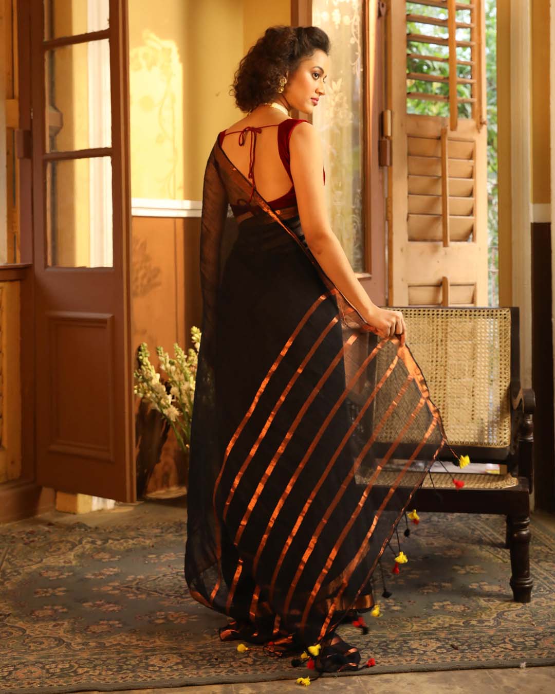 EBON CLASSIC (HANDLOOM PURE LINEN SAREE)