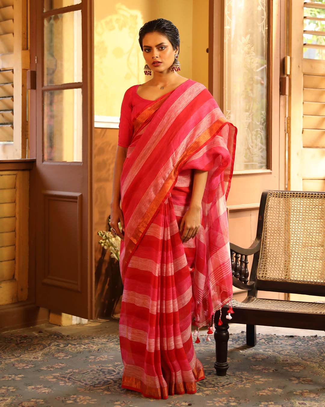 CRIMSON FLAIR (BENGAL HANDLOOM PURE LINEN SAREE)
