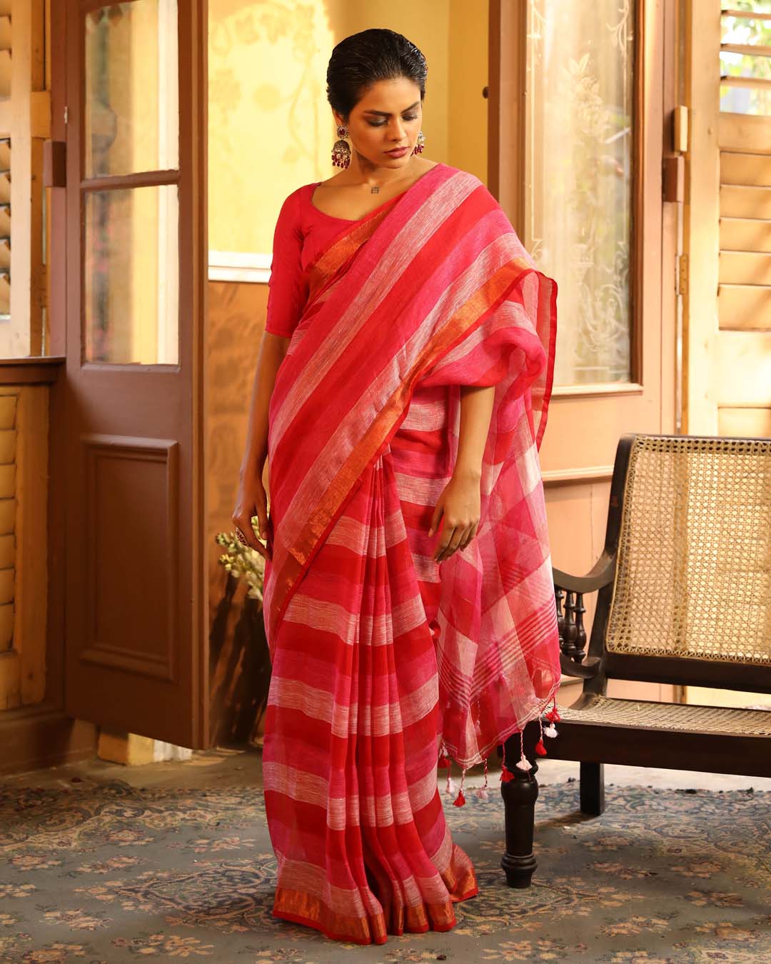 CRIMSON FLAIR (BENGAL HANDLOOM PURE LINEN SAREE)