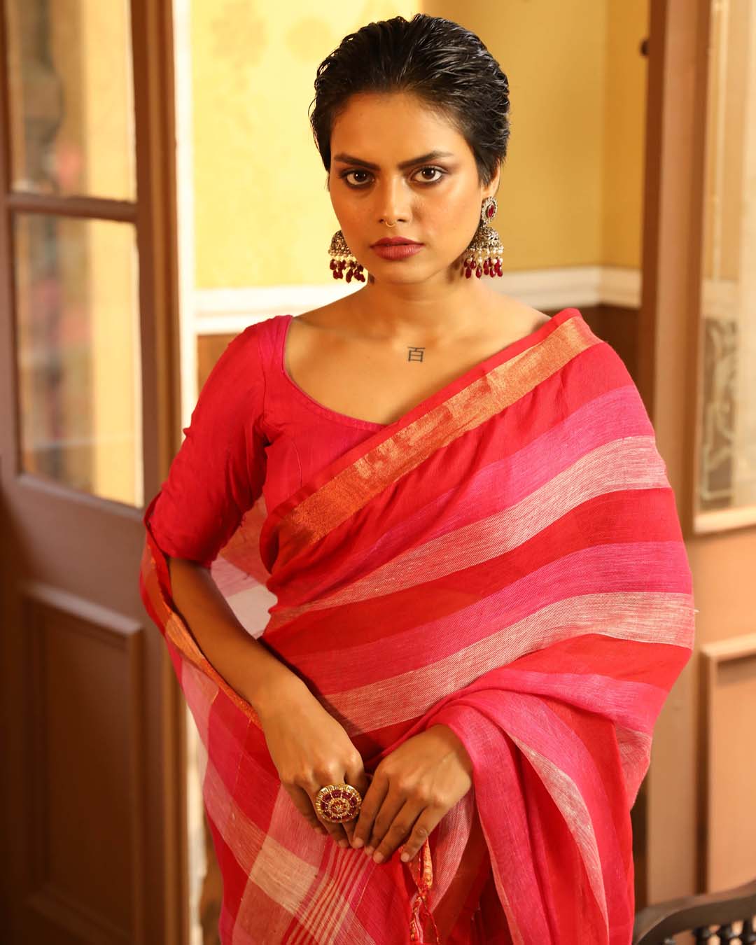 CRIMSON FLAIR (BENGAL HANDLOOM PURE LINEN SAREE)