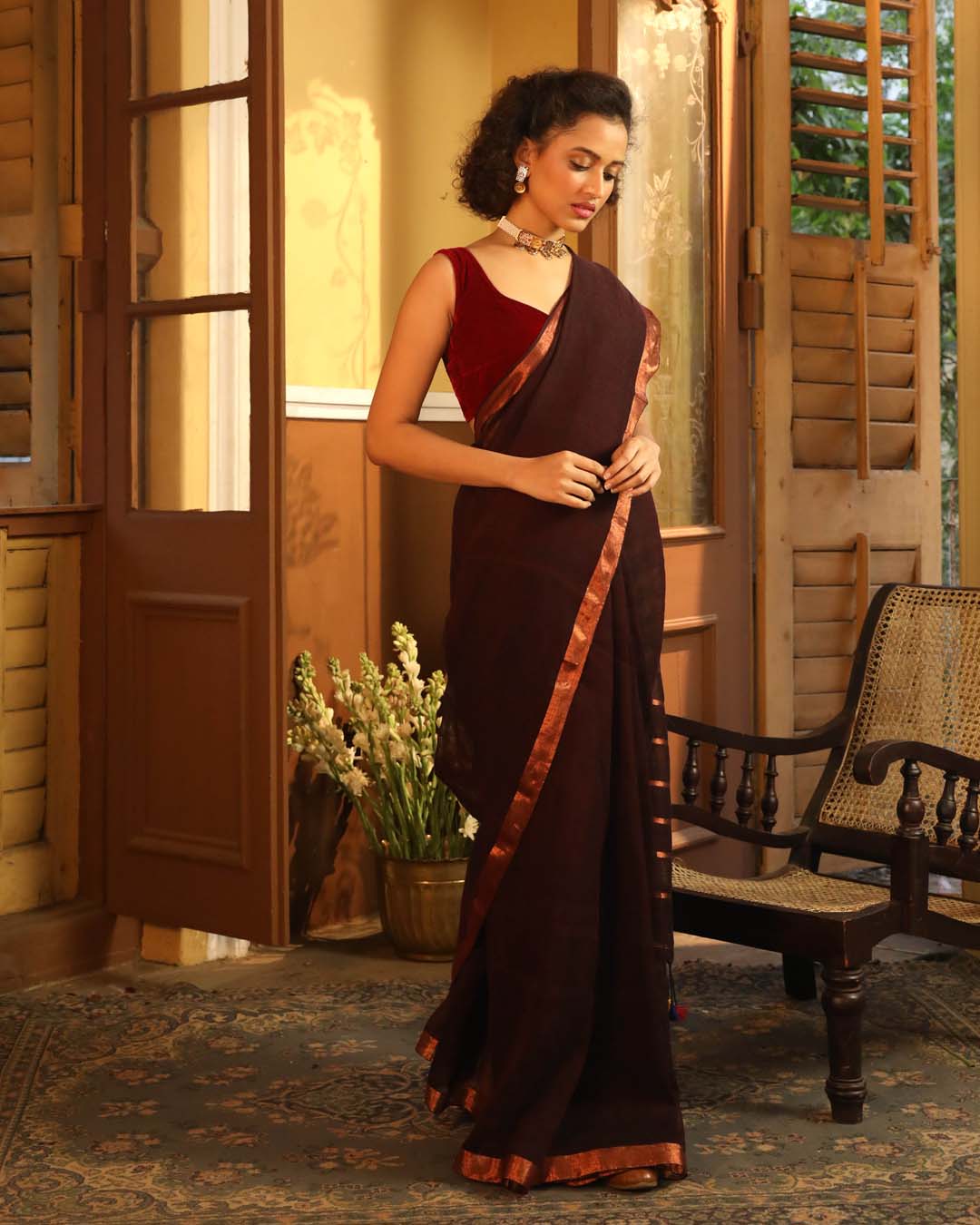 EARTHY ELEGANCE (HANDLOOM PURE LINEN SAREE)