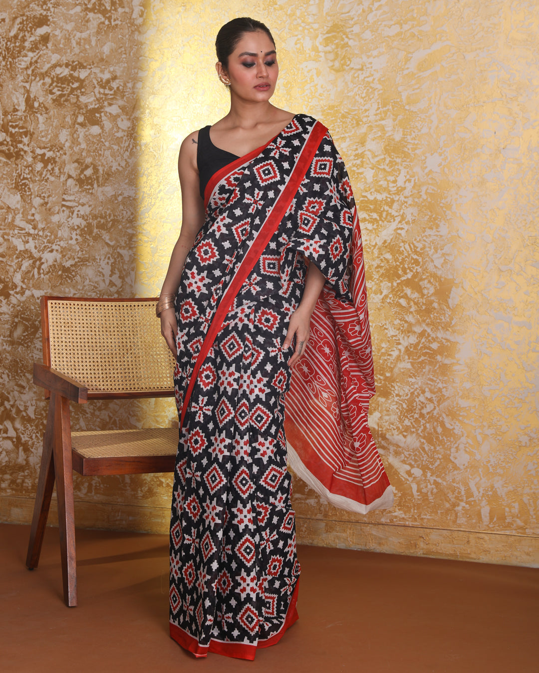 EBONY GRACE (IKKAT MUL MUL COTTON SAREE)