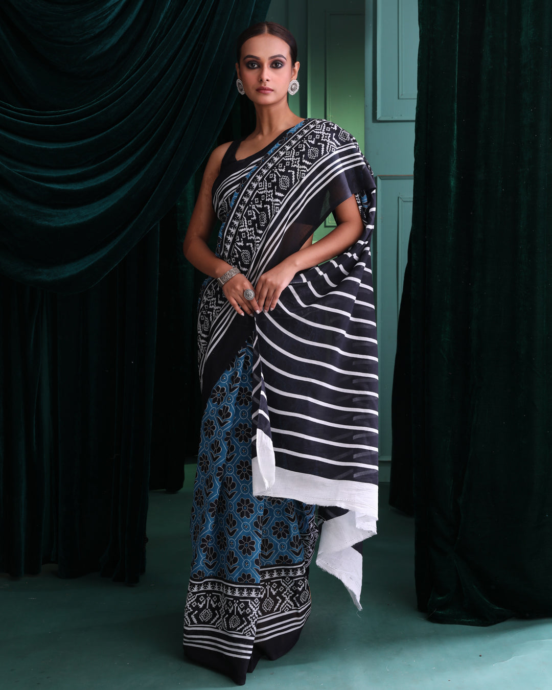 AZURE ELEGANCE (BAGRU MUL MUL COTTON SAREE)