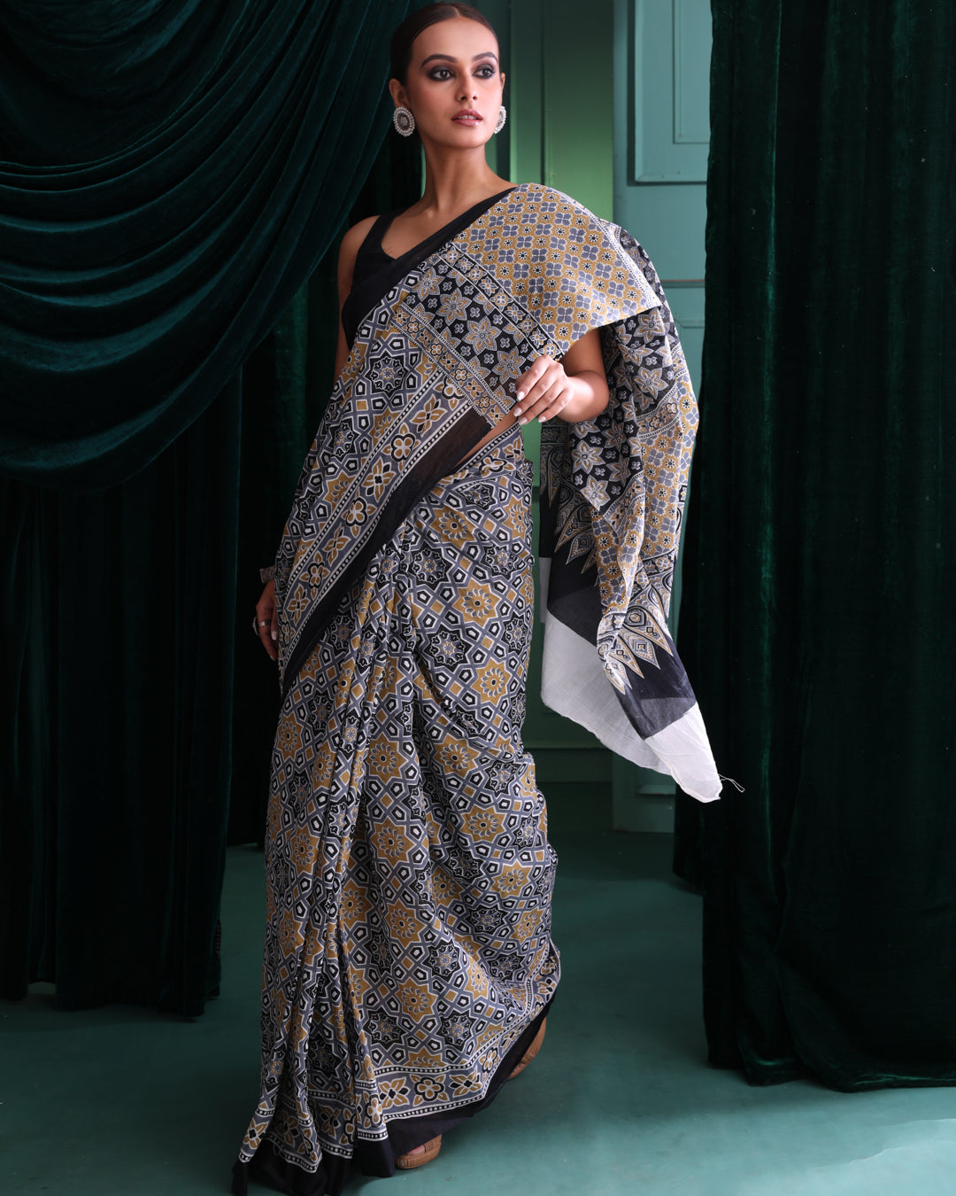 STEEL SERENITY ( SAREE)