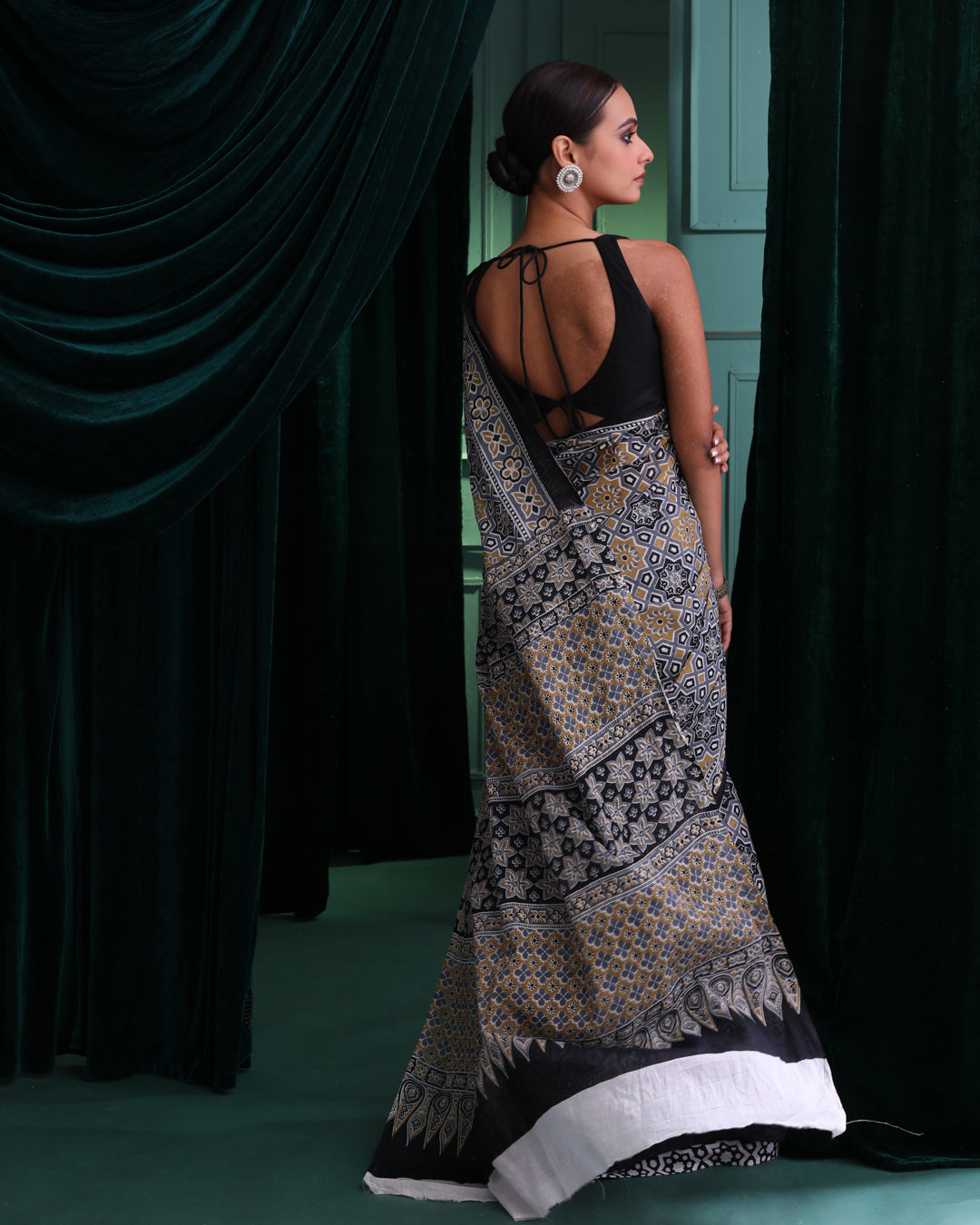 STEEL SERENITY ( SAREE)