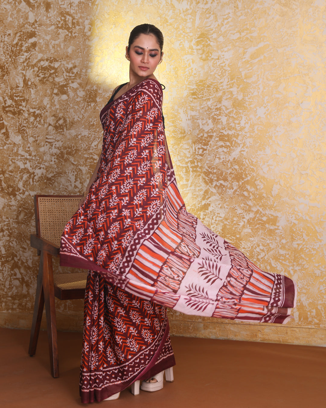 MAROON MYSTIQUE (BAGRU MUL MUL COTTON SAREE)