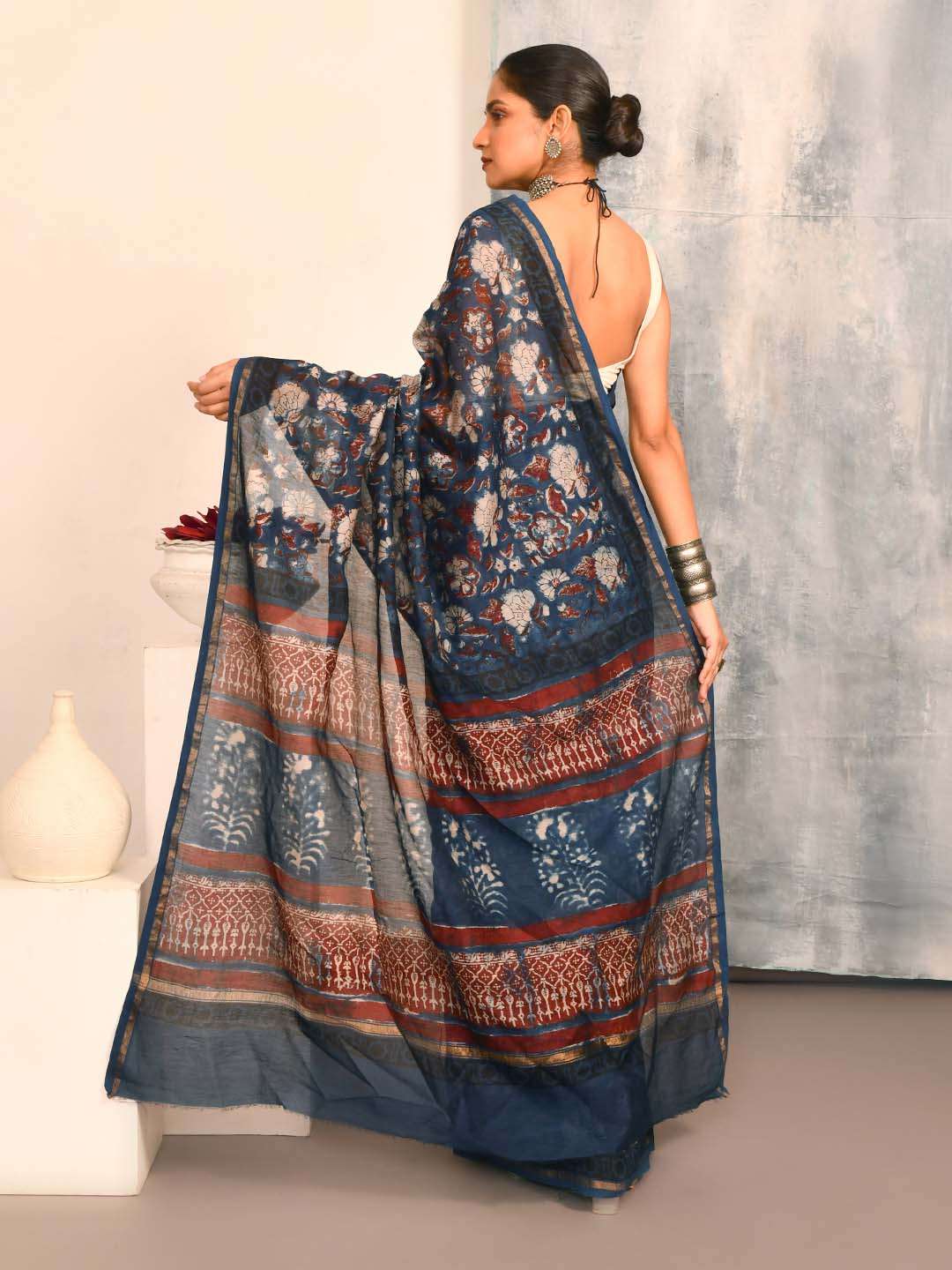 INDIGO ELEGANCE (BAGRU SILK COTTON SAREE)