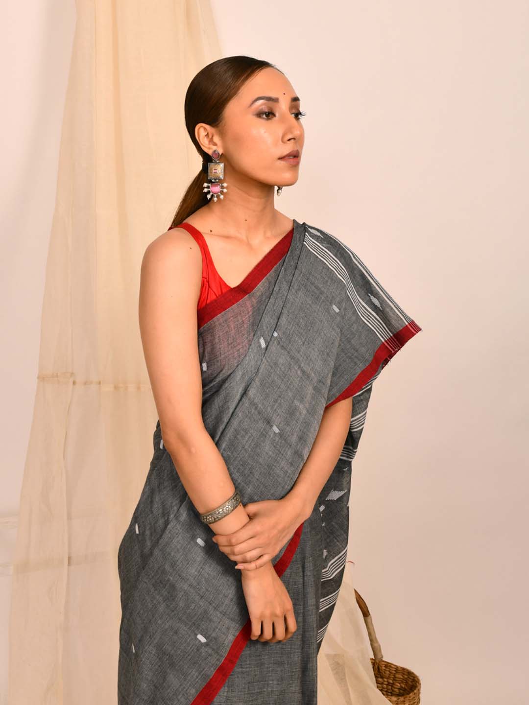 EBONY GRACE (HANDLOOM 100% PURE COTTON SAREE)