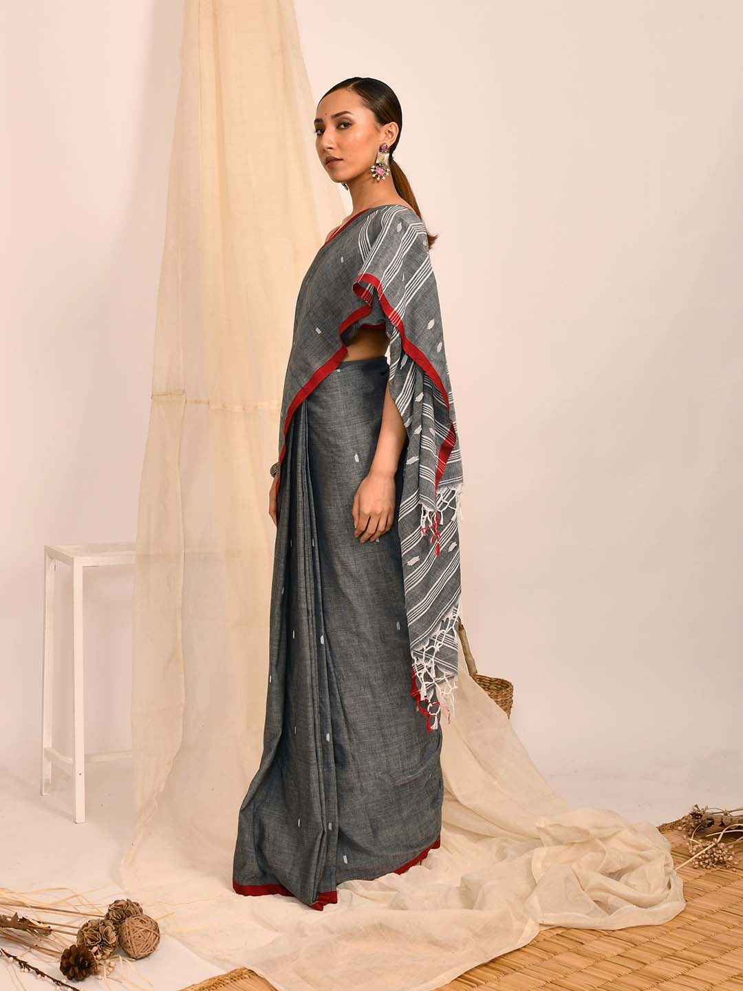 EBONY GRACE (HANDLOOM 100% PURE COTTON SAREE)