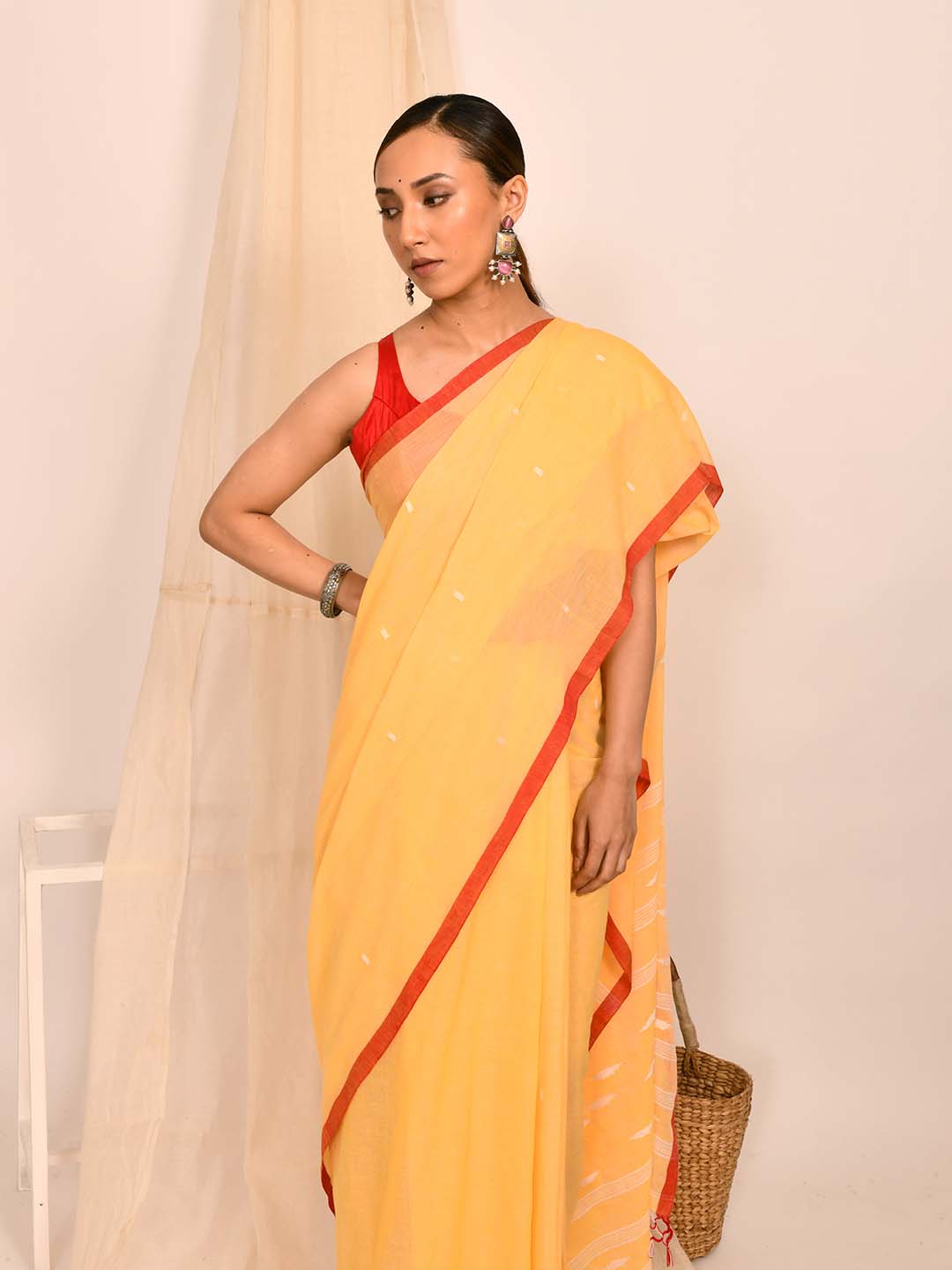 GOLDEN REVERIE (HANDLOOM 100% PURE COTTON SAREE)