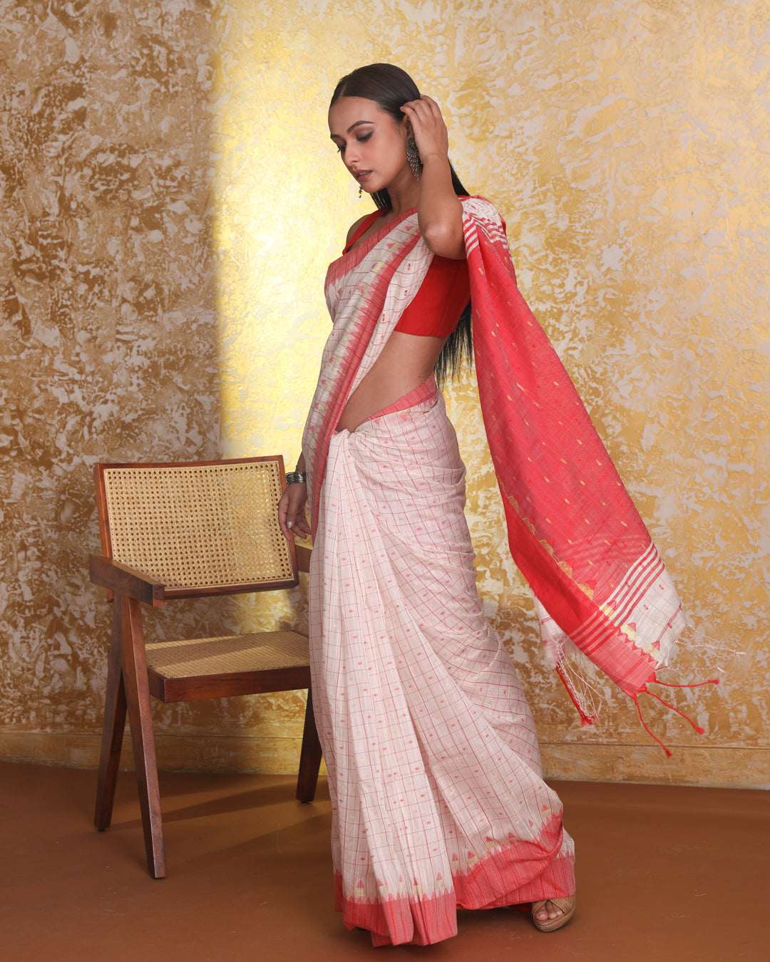 RED HARMONY (HANDLOOM COTTON BLEND SAREE)