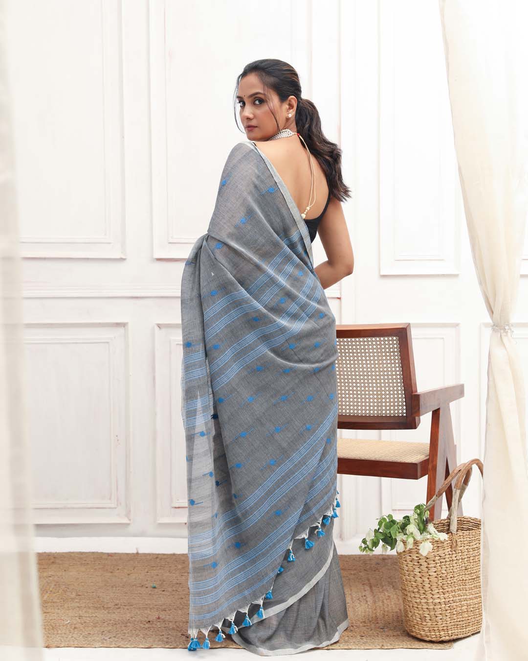 CLASSIC NOIR (HANDLOOM 100% PURE COTTON SAREE)