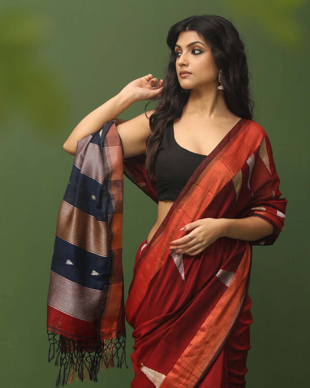 CRIMSON OPULENCE (HANDLOOM LIVA SAREE)