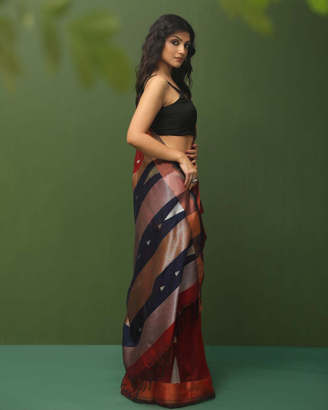 CRIMSON OPULENCE (HANDLOOM LIVA SAREE)