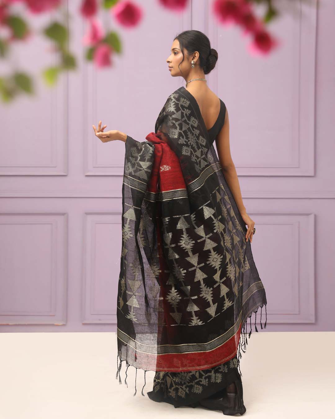 CRIMSON RADIANCE (HANDLOOM PURE LINEN SAREE)