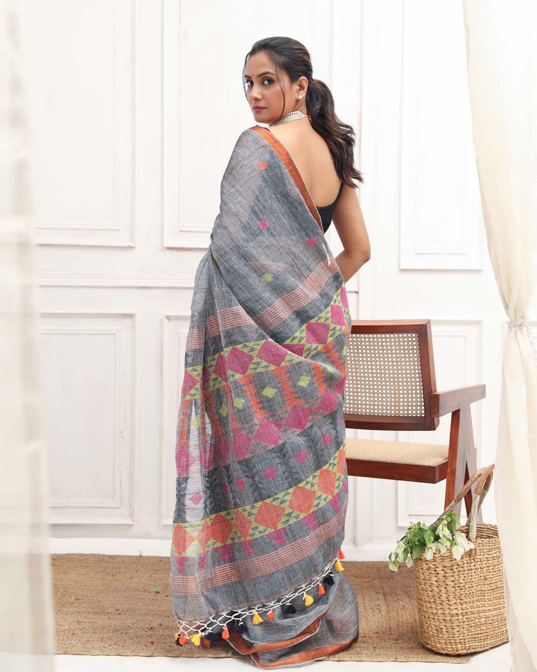 SILVER MIST (HANDLOOM PURE LINEN SAREE)