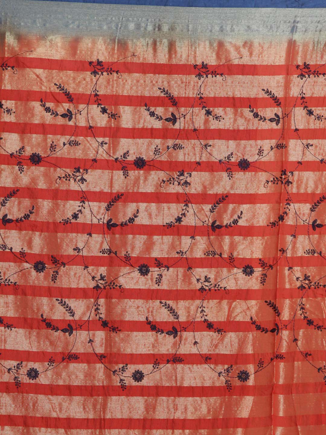 Indethnic Banarasi Red Embroidered Daily Wear Saree - Saree Detail View