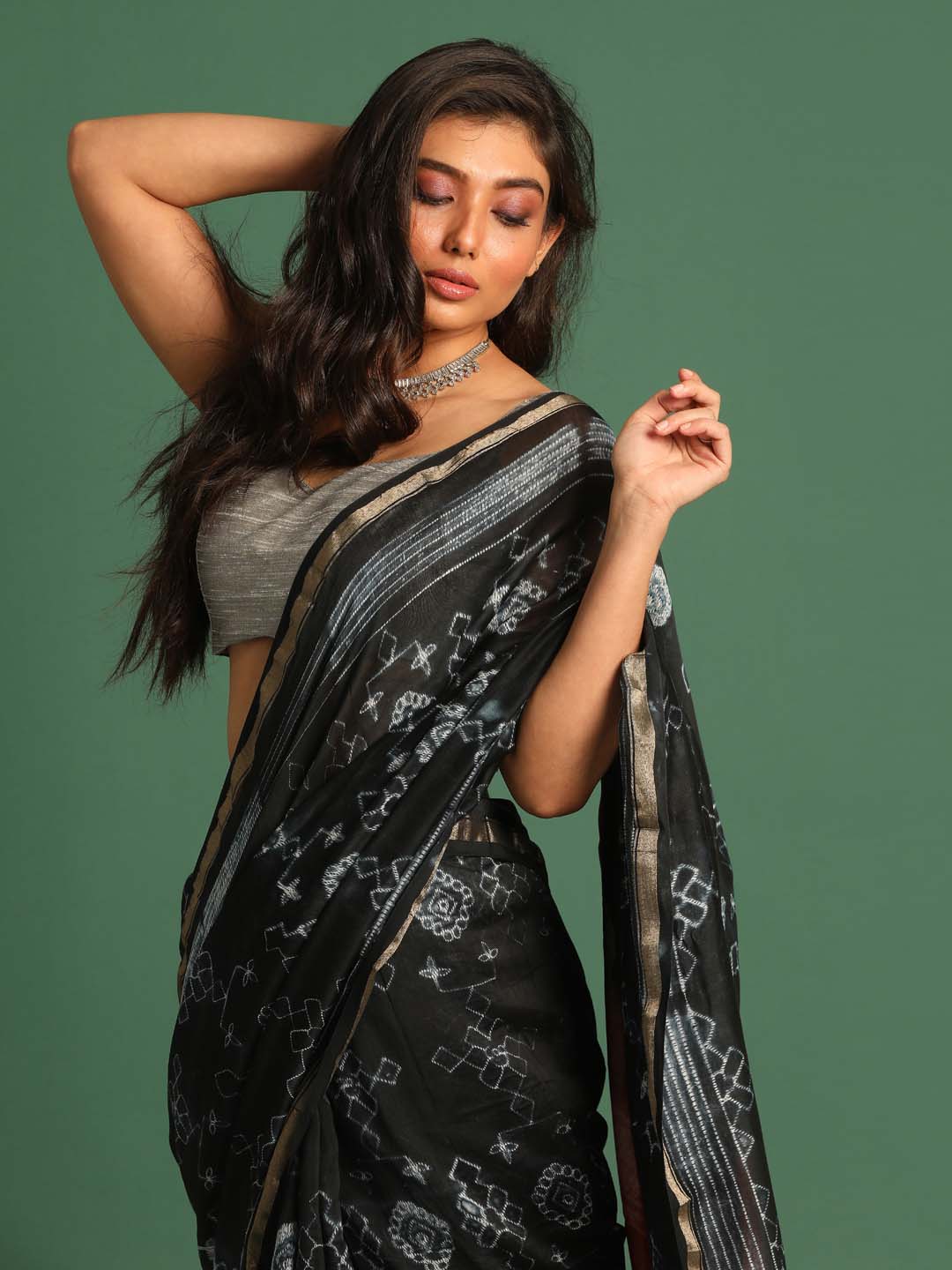 Indethnic Shibori Silk Cotton Saree in Black - View 2