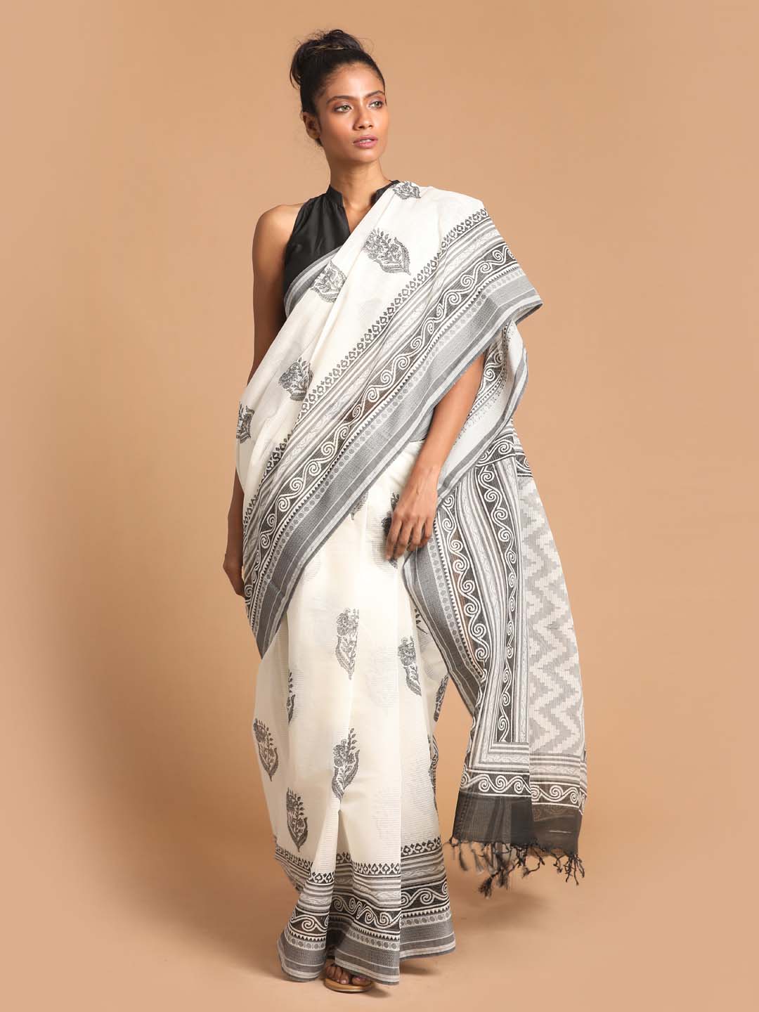 Indethnic Printed Pure Cotton Saree in Black - View 1