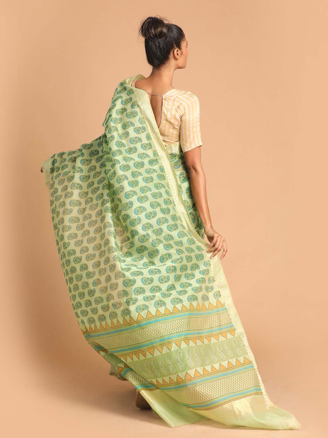 Indethnic Printed Cotton Blend Saree in Green - View 3
