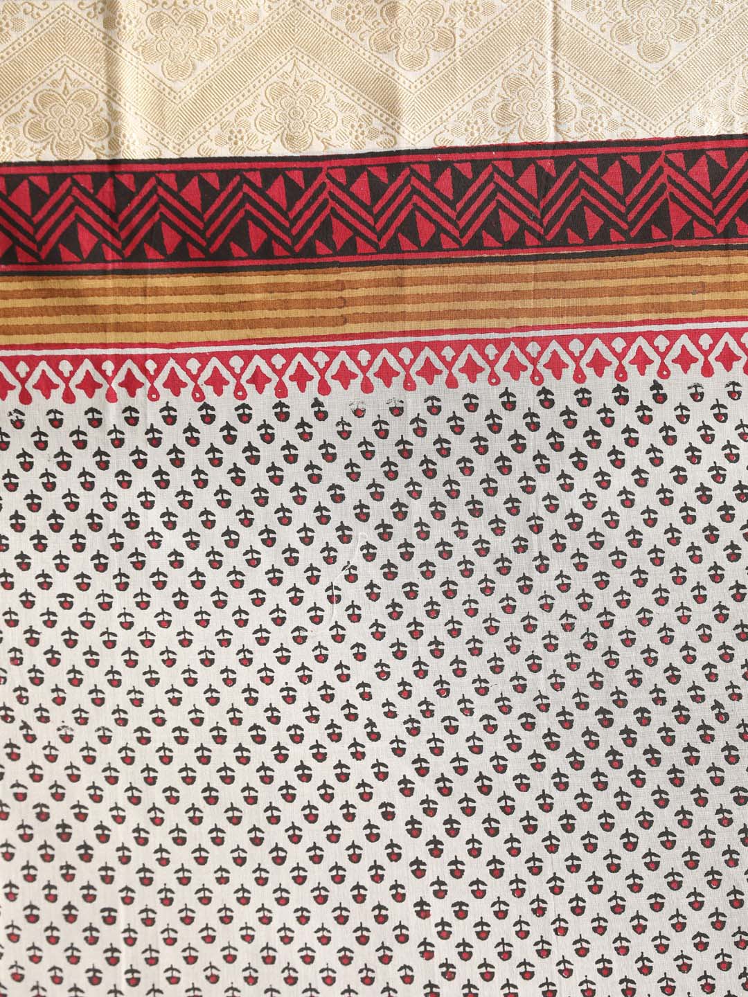 Indethnic Printed Cotton Blend Saree in Maroon - View 3