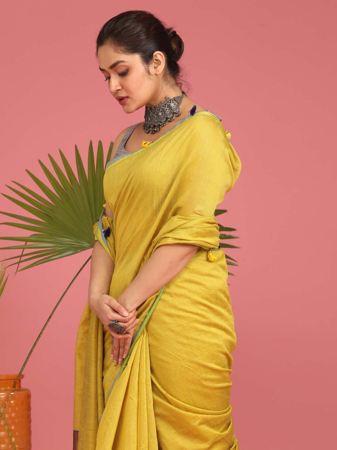 Indethnic Red amd Olive Solid Colour Blocked Saree with Tassles - View 2