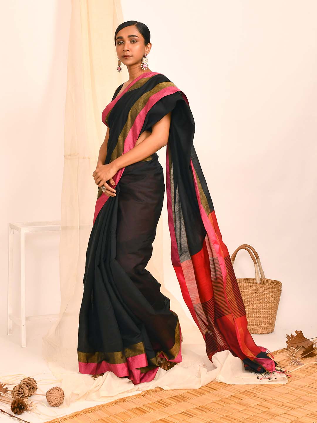 MIDNIGHT BLOSSOM (BENGAL HANDLOOM 100% PURE COTTON SAREE)