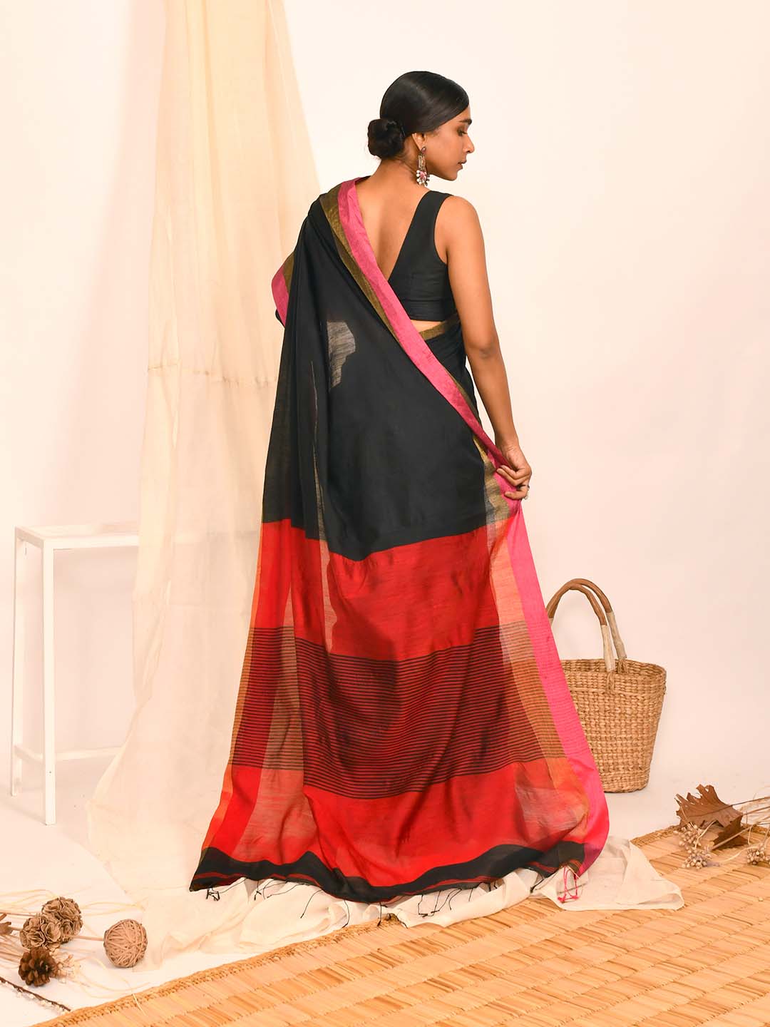 MIDNIGHT BLOSSOM (BENGAL HANDLOOM 100% PURE COTTON SAREE)