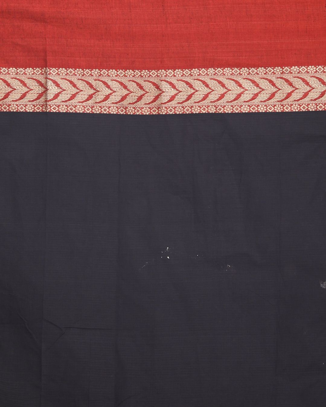 EBONY ELEGANCE (JAMDANI SAREE)
