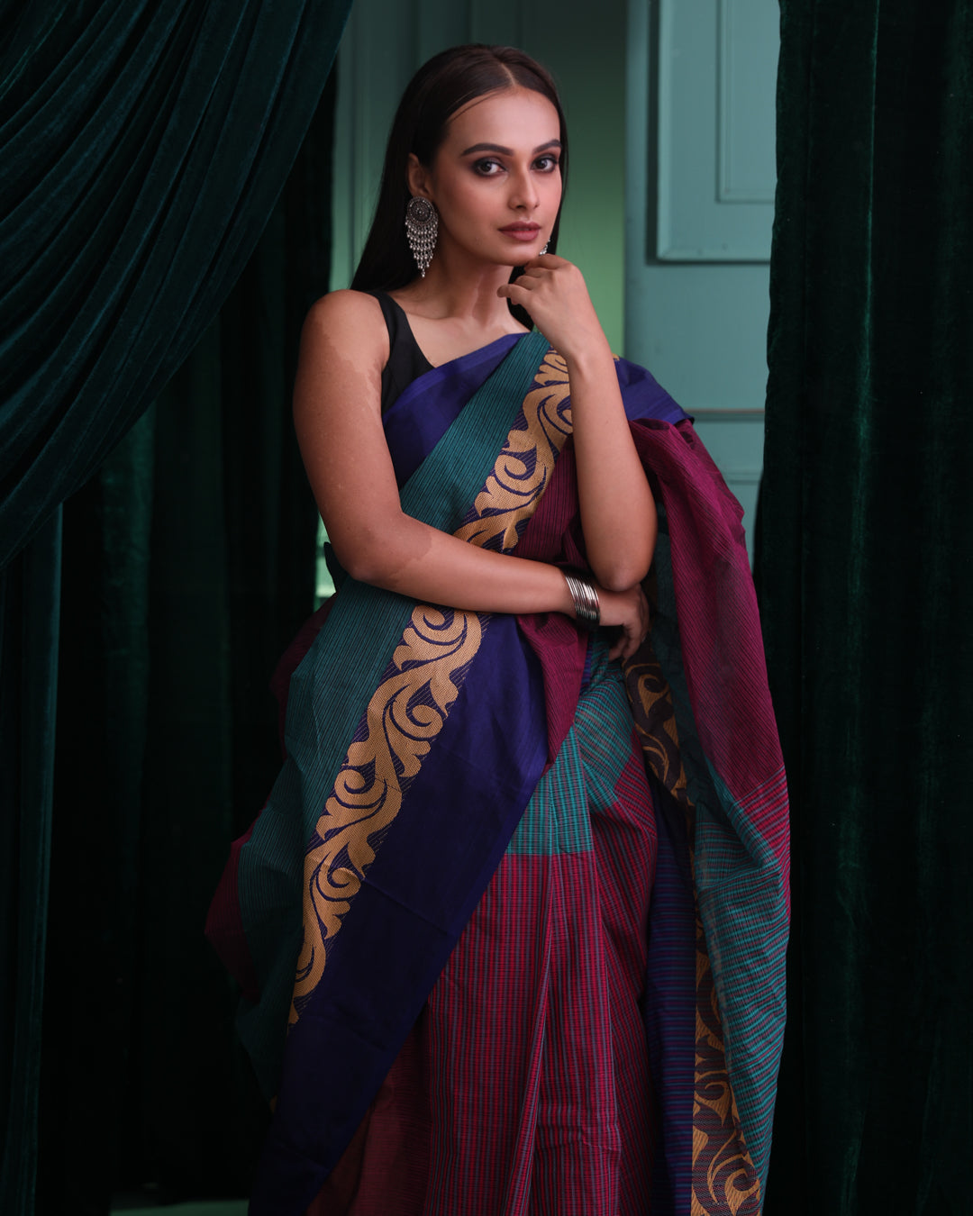 VIBRANT EASE (JAMDANI SAREE)