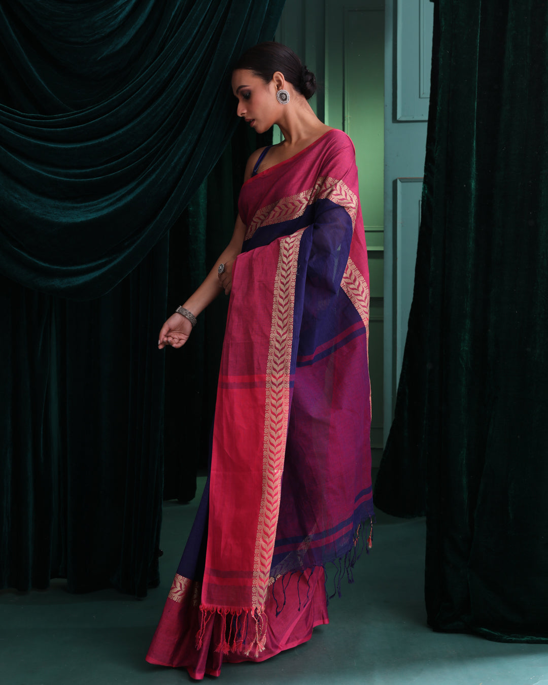 MIDNIGHT GRACE (JAMDANI SAREE)