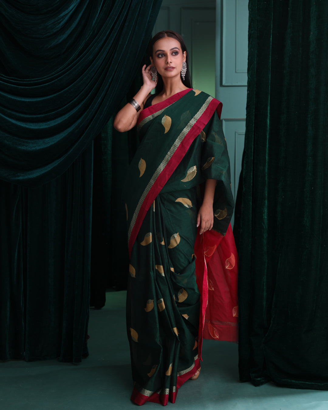 ENCHANTED VERDANCE (HANDLOOM 100% PURE COTTON SAREE)