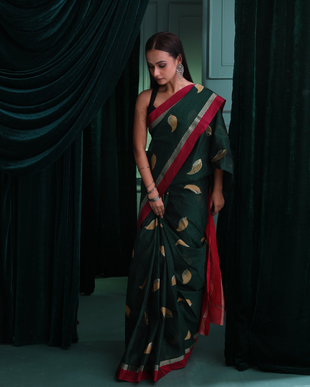 ENCHANTED VERDANCE (HANDLOOM 100% PURE COTTON SAREE)