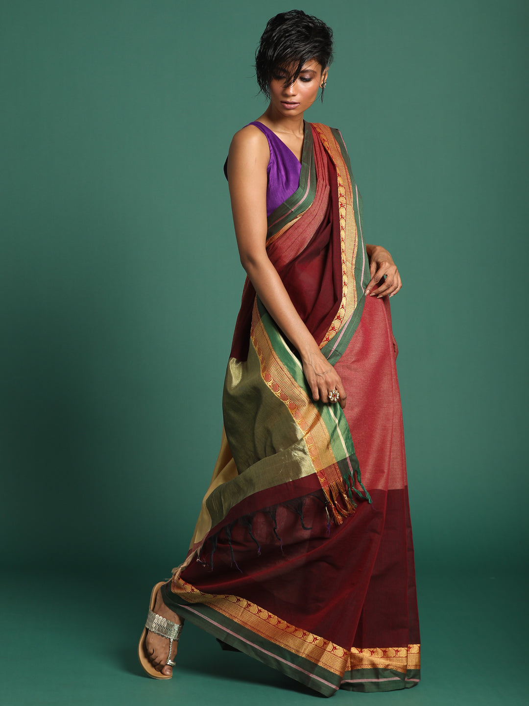 Indethnic Maroon Solid Saree - View 3