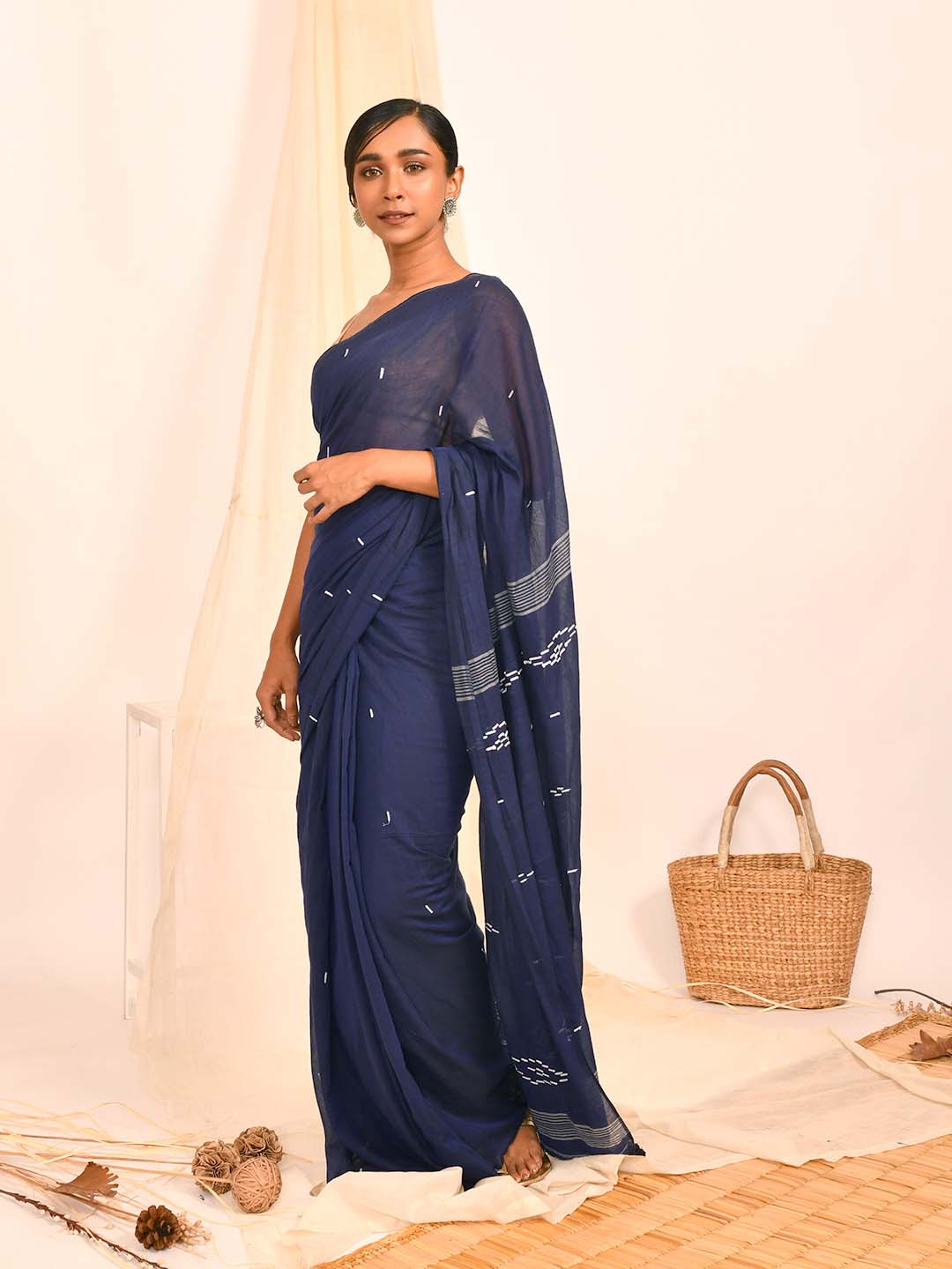 PURE ELEGANCE (BENGAL HANDLOOM 100% PURE COTTON SAREE)