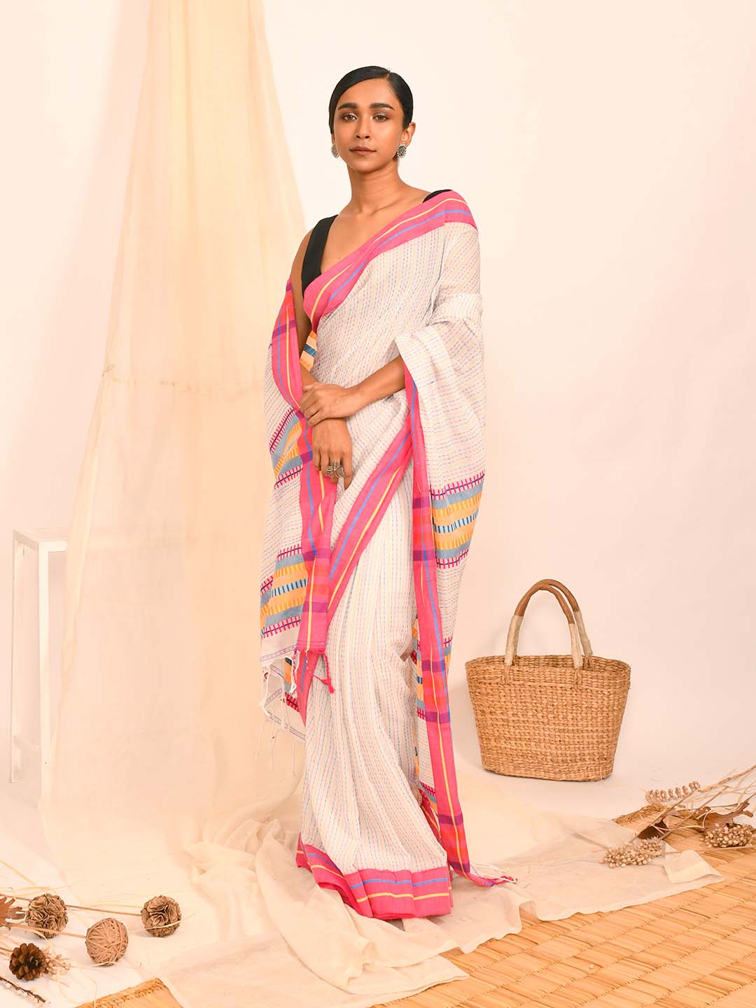 WOVEN GRACE (BENGAL HANDLOOM COTTON BLEND SAREE)