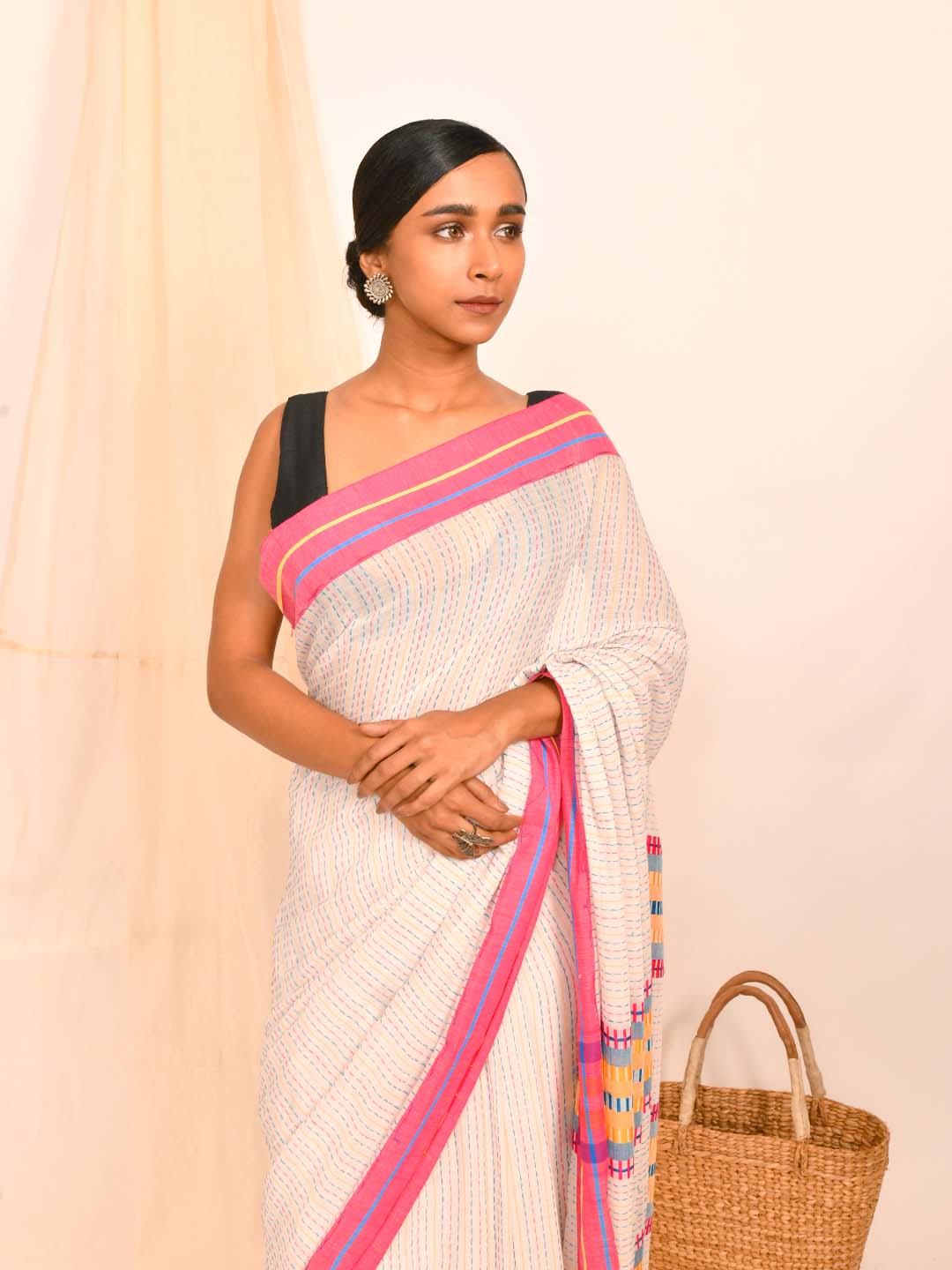 WOVEN GRACE (BENGAL HANDLOOM COTTON BLEND SAREE)