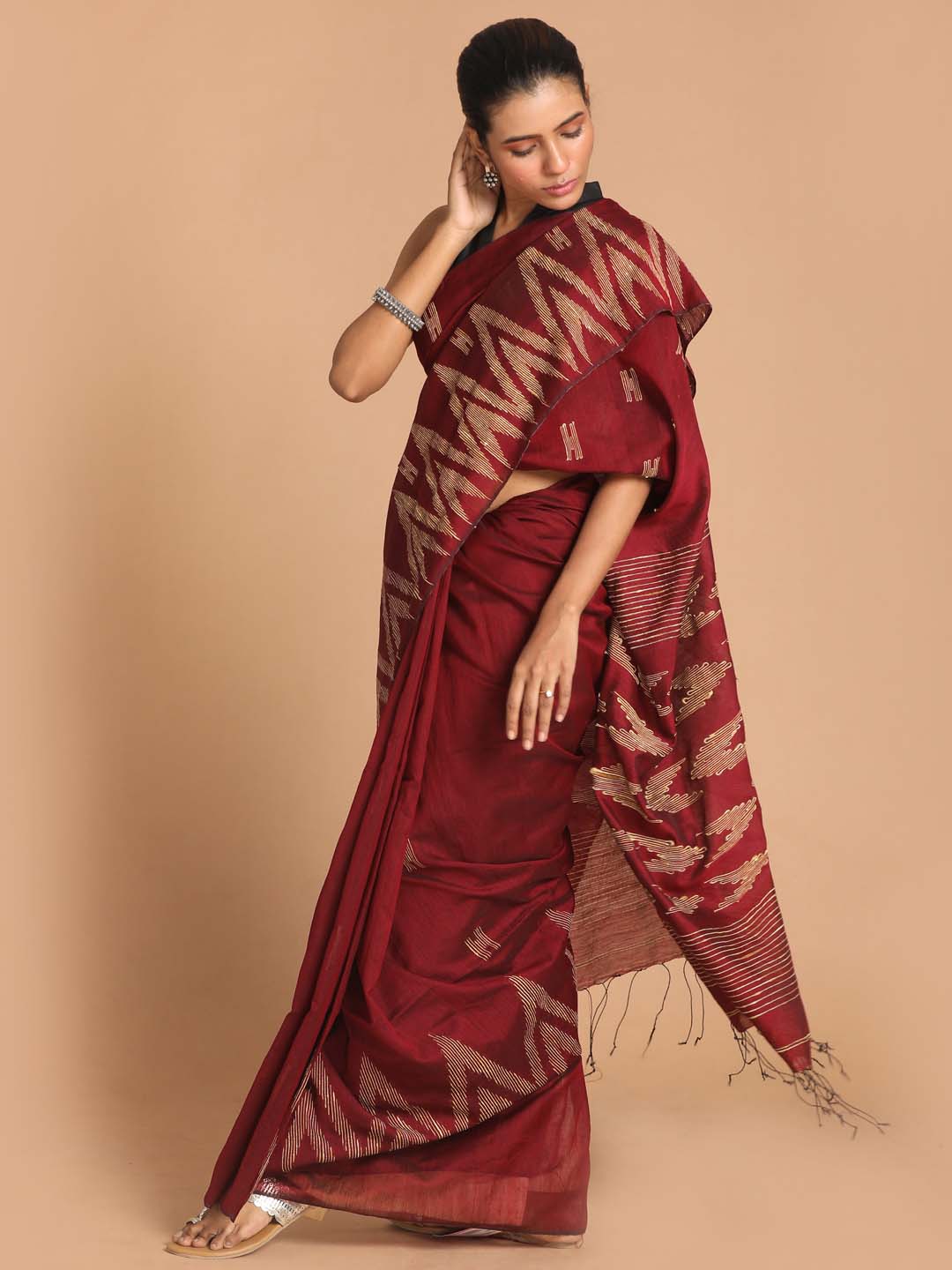 Indethnic Maroon Bengal Handloom Cotton Blend Work Saree - View 2