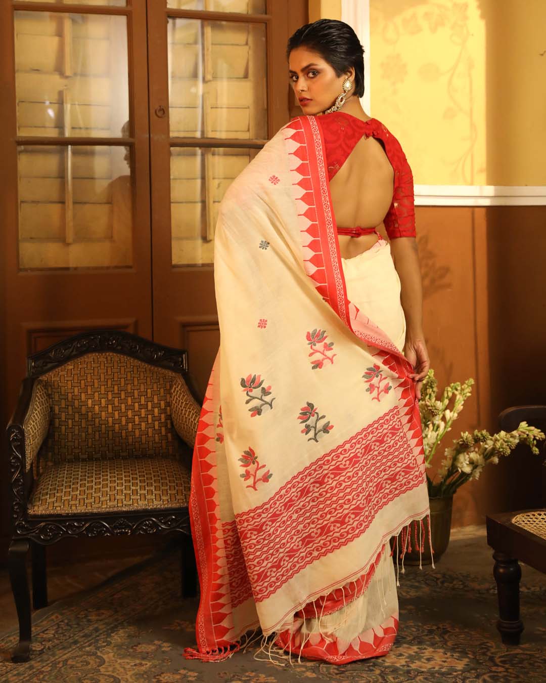 IVORY LUXE (BENGAL HANDLOOM 100% PURE COTTON SAREE)