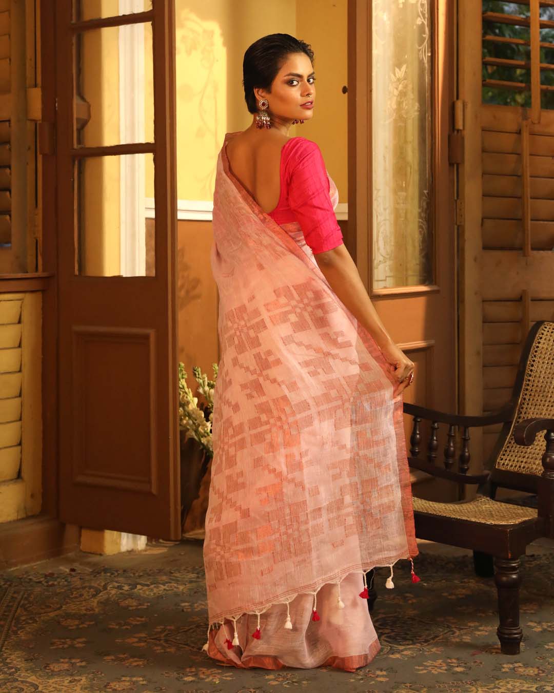 ROSE DELIGHT (BENGAL HANDLOOM PURE LINEN SAREE)