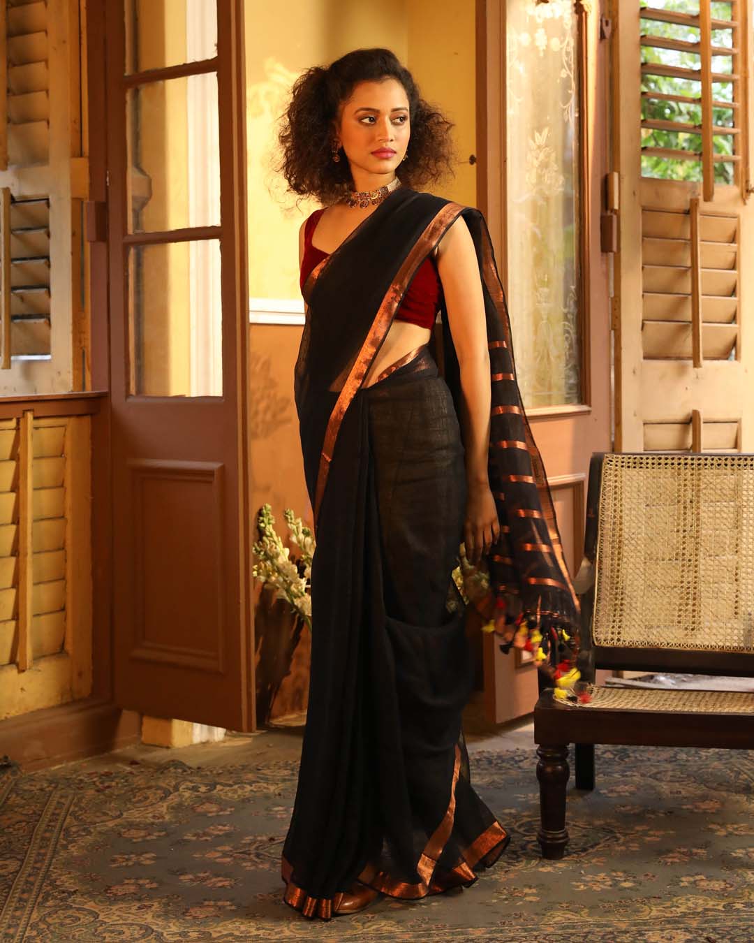 EBON CLASSIC  (HANDLOOM PURE LINEN SAREE)