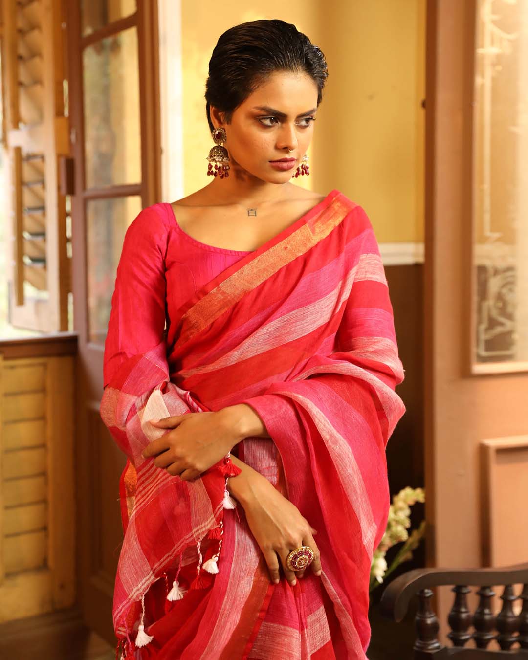 CRIMSON FLAIR  (BENGAL HANDLOOM PURE LINEN SAREE)