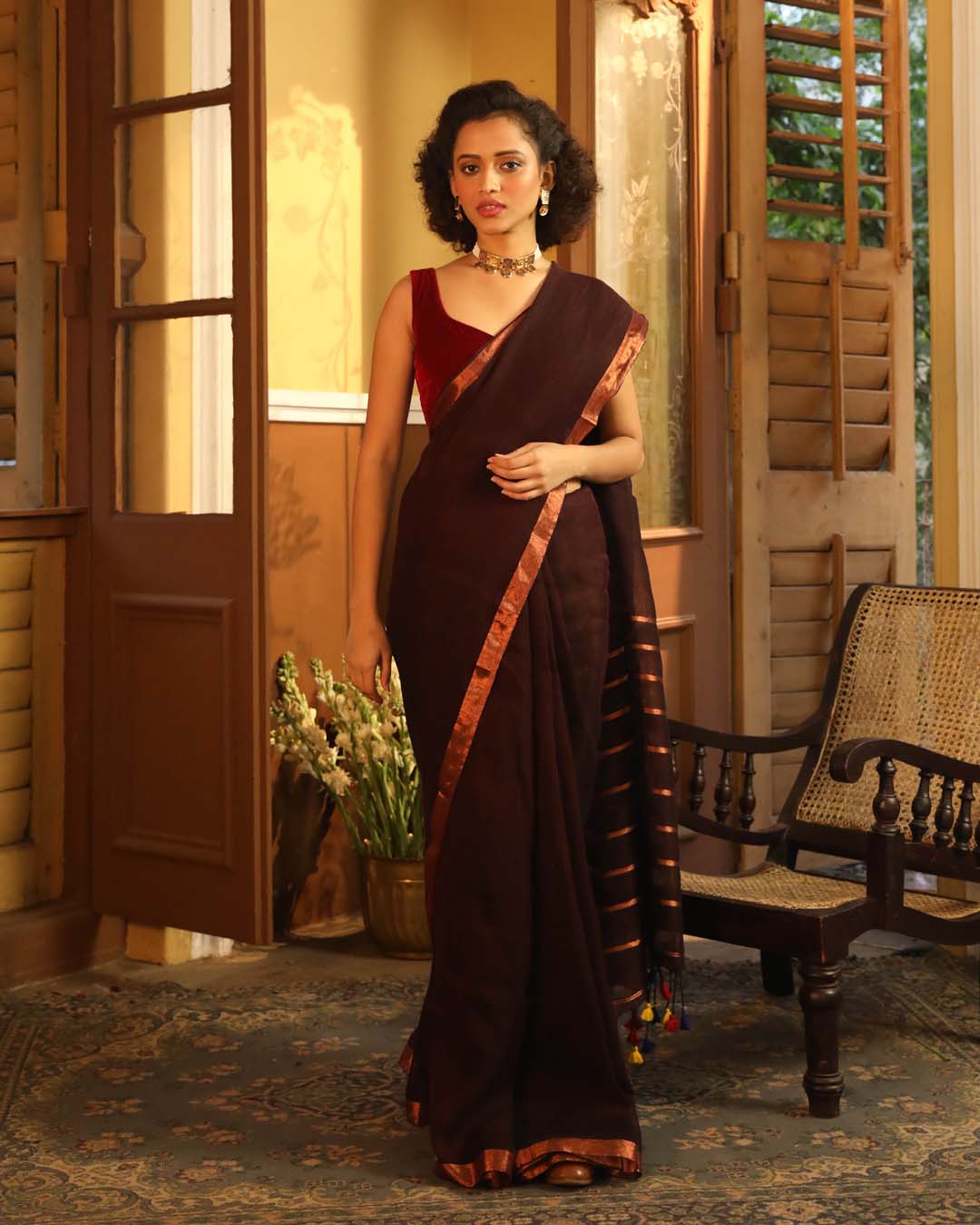 EARTHY ELEGANCE (HANDLOOM PURE LINEN SAREE)