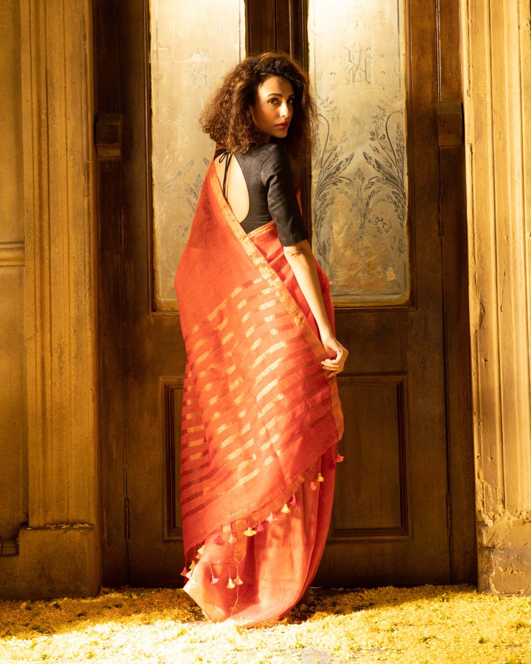 SUNSET GLOW (BENGAL HANDLOOM PURE LINEN SAREE)