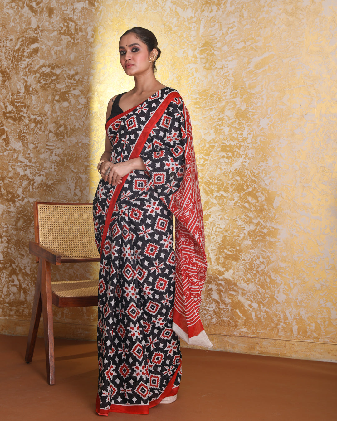 EBONY GRACE (IKKAT MUL MUL COTTON SAREE)