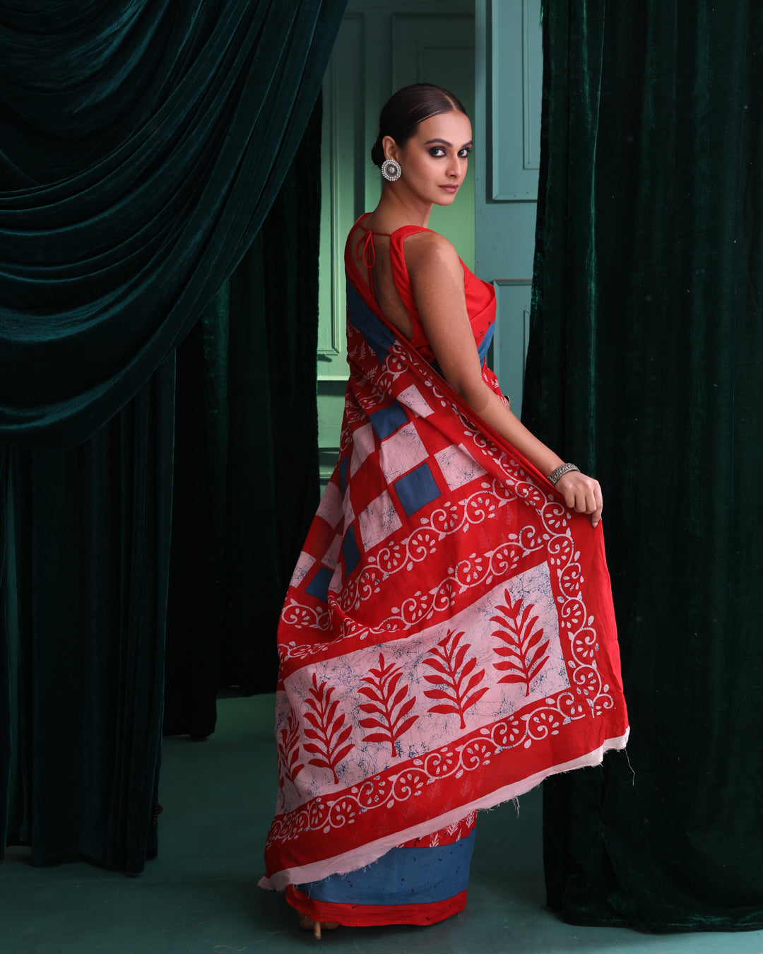 SCARLET FLAIR (BAGRU MUL MUL COTTON SAREE)