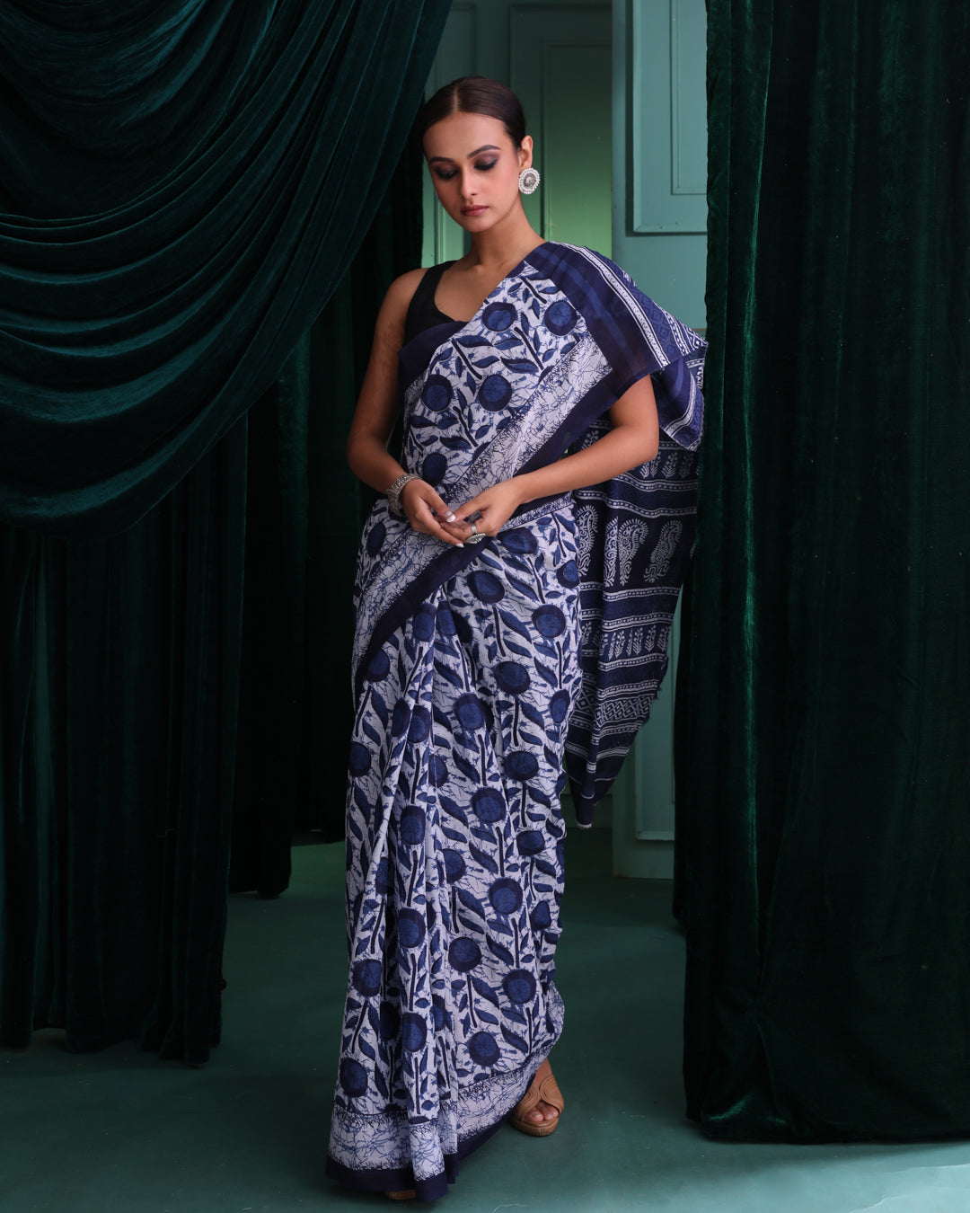 OCEANIC ELEGANCE (IKKAT MUL MUL COTTON SAREE)