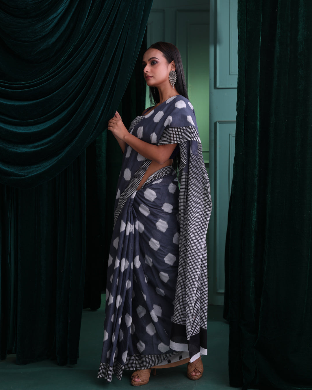 GREY HARMONY (IKKAT MUL MUL COTTON SAREE)